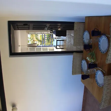Landhaus Maisonette 150 Meter From The Beach *